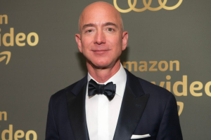 Jeff Bezos sells Amazon shares